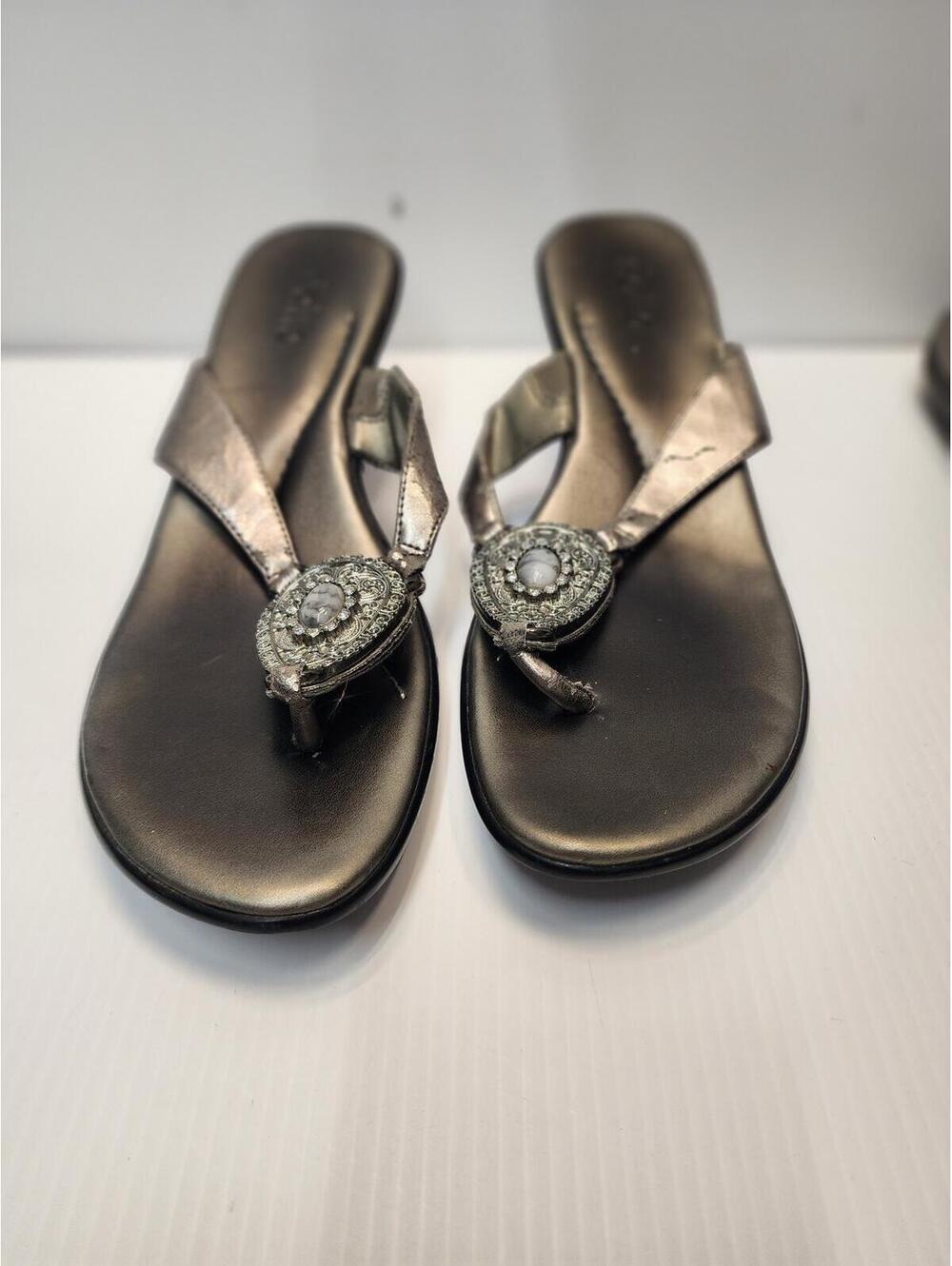 Rialto size 8.5 Women's Metallic Embellished Thong Sandals